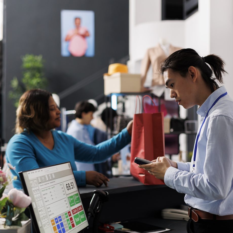 Retail & Ecommerce team using AI automation